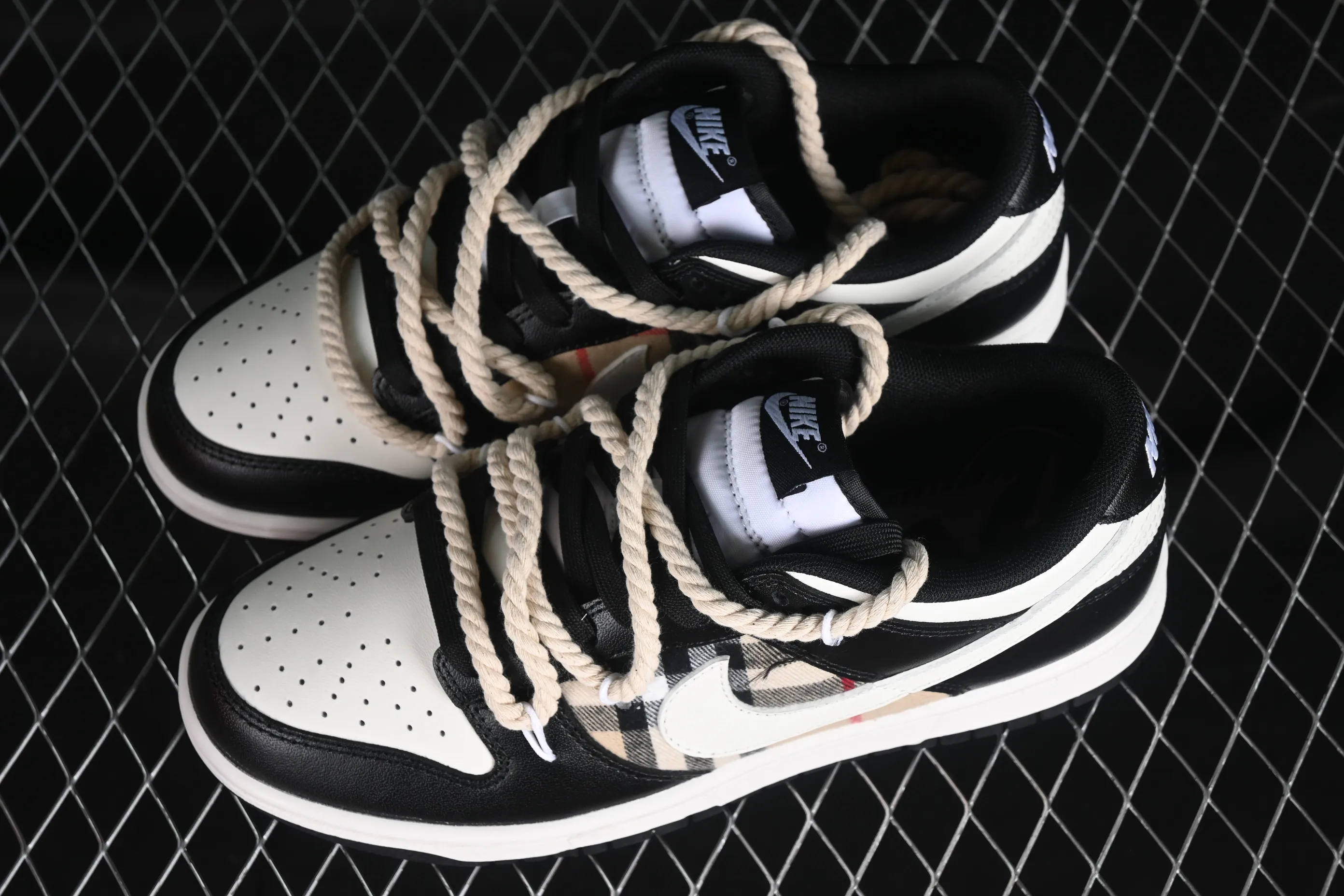 All categories Nk SB Dunk series Nk SB Dunk Low low-top sneakers Nk Dunk Low Fire Heart Scottish distressed panda beige SB deconstructed strap low-top casual sneakers DD1391-100